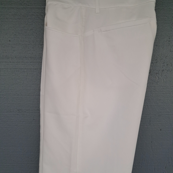 Chase 54 White Tailored Bermuda Golf Shorts #85 - Picture 4 of 6